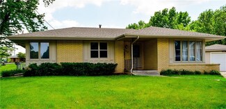 4504 Flamingo Ct, Des Moines, IA 50310