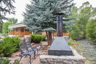 2365 Old Red River Rd, Questa, NM 87556