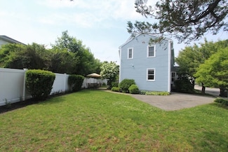 12 Bacon St, Watertown, MA 02472