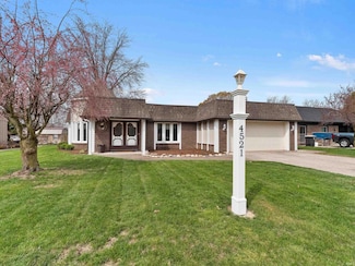 4521 Redstone Ct, Fort Wayne, IN 46835
