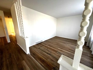 35347 Malibu Dr, Sterling Heights, MI 48312