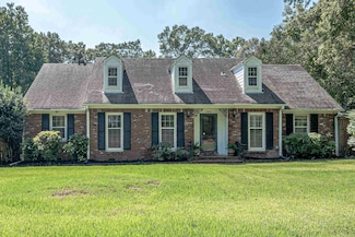 5881 Brierglen Ave, Memphis, TN 38120