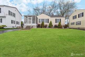 73 George St, Milltown, NJ 08850
