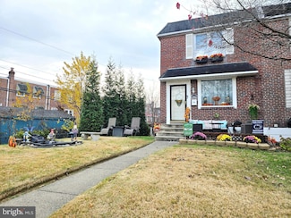 1024 Oakwood Dr, Glenolden, PA 19036