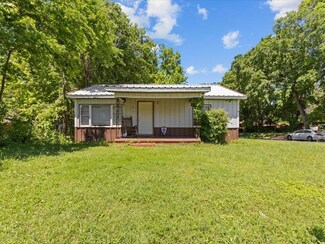 401 W Carolina St, Palestine, TX 75803