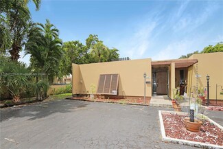 15807 Kingsmoor Way, Hialeah, FL 33014