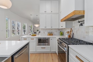 1207 Lexington St, Taylor, TX 76574