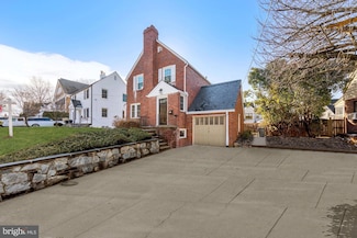 4816 Leland St, Chevy Chase, MD 20815