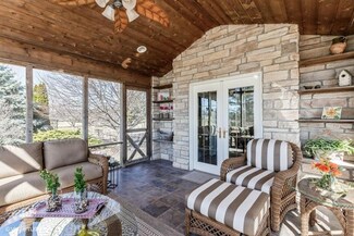 33890 200th St, Granger, IA 50109
