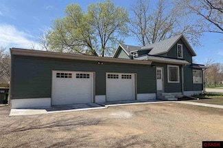 903 903 S Minnesota St, St. Peter, MN 56082