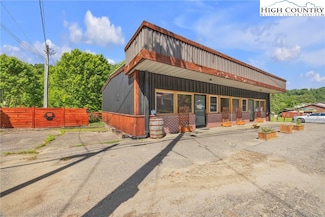 9211 N Carolina 194, Lansing, NC 28643