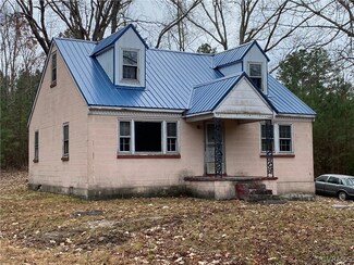 1205 Cox Rd, Blackstone, VA 23824