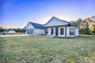 174 Rock Creek Dr, Nacogdoches, TX 75965