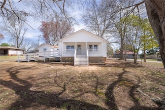 204 Old Salem Rd, Seneca, SC 29672