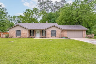 906 N Tyler St, Big Sandy, TX 75755