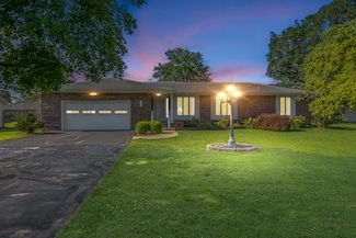 104 E Meadowbrook Ave, Clever, MO 65631