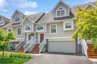 4904 Carlysle Place, Minnetonka, MN 55345