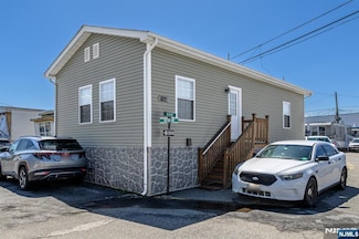 1 Helen Dr, Moonachie, NJ 07074