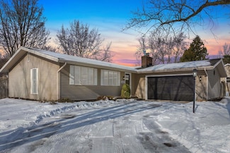 1615 Lochinvar Dr, Fort Wayne, IN 46845