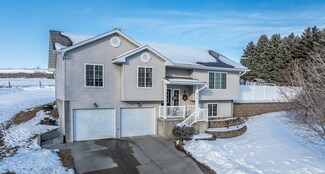 217 Fischer Dr, Woodbine, IA 51579