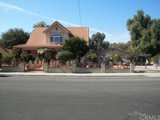 1335 S Thomas St, Pomona, CA 91766
