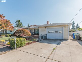 7738 SE Malden St, Portland, OR 97206