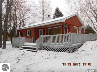 3162 Briarlane Rd, Farwell, MI 48622