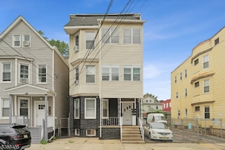 787 S 17th St, Newark, NJ 07103