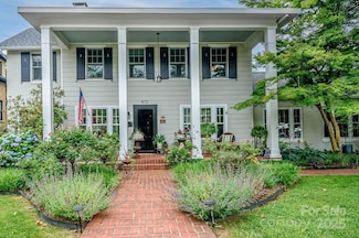 832 4th Ave W, Hendersonville, NC 28739