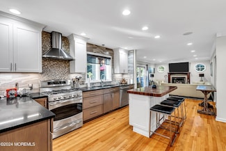 7 Alvord St, Oakhurst, NJ 07755