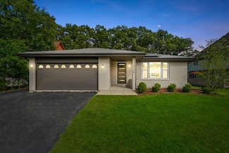10S365 Skyline Dr, Burr Ridge, IL 60527