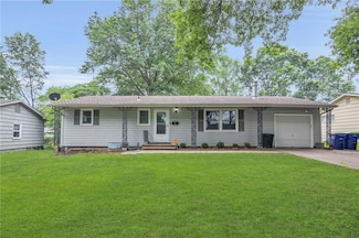 13133 Sycamore Ave, Grandview, MO 64030