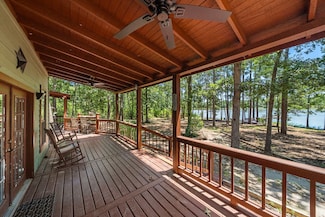 638 W Lakeview Dr, Trinity, TX 75862
