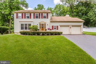 30 Village Dr W, Trenton, NJ 08620