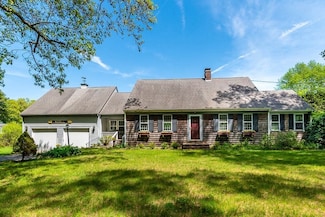 63 Main St, Dover, MA 02030