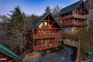 1721 Summit View Way, Pigeon Forge, TN 37862
