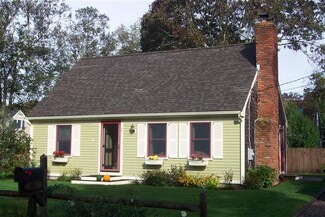 36 Montauk St, Teaticket, MA 02536