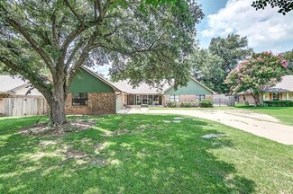 4396 Parkridge Dr, Benton, LA 71006