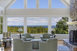 5675 S Elm Ridge Dr, Suttons Bay, MI 49682