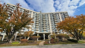 20 N Tower Rd Unit 6J, Oak Brook, IL 60523