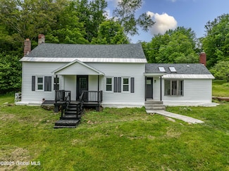 187 Babcock Lake Rd, Petersburg, NY 12138