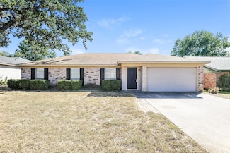 4210 Maple Springs Dr, Arlington, TX 76001