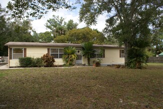 156 N 2nd St, Oak Hill, FL 32759