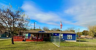 109 Park Ln, Gainesville, TX 76240