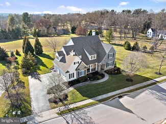 8 Andover Ln, Glen Mills, PA 19342