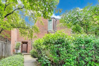 2067 N Larrabee St, Chicago, IL 60614