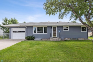 3113 8th St N, Fargo, ND 58102