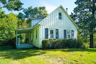 9 Pulvers Ln, Rhinebeck, NY 12572