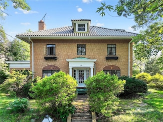 510 7th St, Beaver Falls, PA 15010