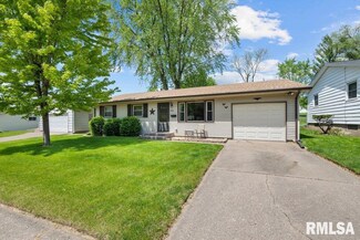 1304 E 35th St, Davenport, IA 52807